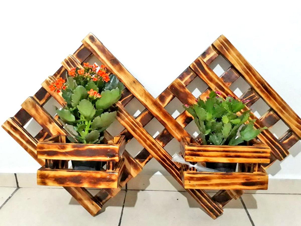 Полка настенная для цветов 