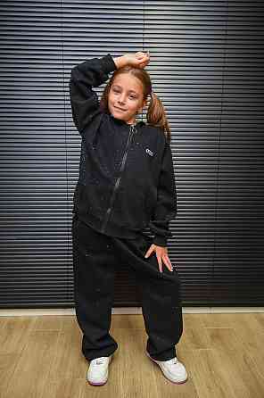 Детский черный спортивный костюм для девочки на молнии со стразами 158 Николаев