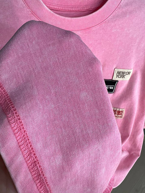 Футболка жіноча A-N 25012 подовжена оверсайз з нашивками патчами попереду one size, рожевий, one size Київ - фото 10