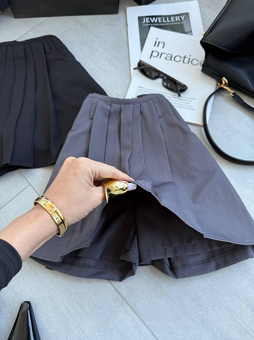 Женская базовая короткая юбка-шорты турецкая костюмка Одесса - изображение 6