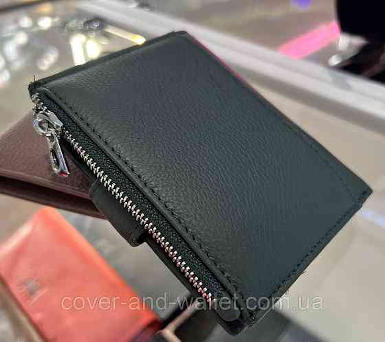 Женский кожаный кошелек зеленого цвета маленького размера на магните HV 3009 Киев