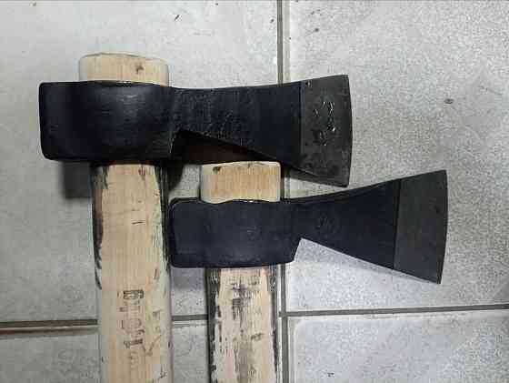 Сокира лісоруба від польського виробника кованих виробів "Kuznia TosStal" вагою 1.250 г довжиною ручки 90 см Киев