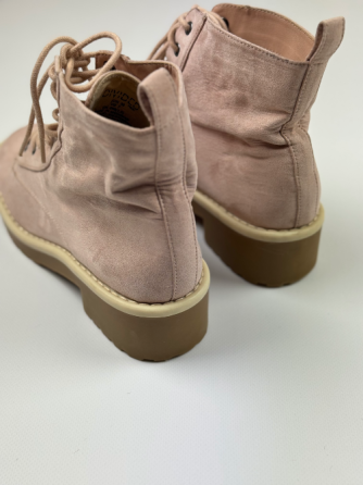 Пудровые замшевые женские сапоги Житомир