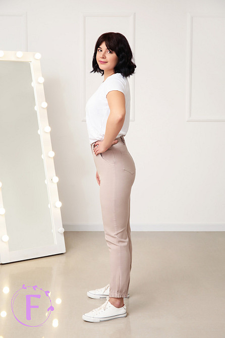 Жіночі брюки джоггери "Elias" тонкі оптом | Батал | Розпродаж моделі 50, Бежевий Київ - фото 3