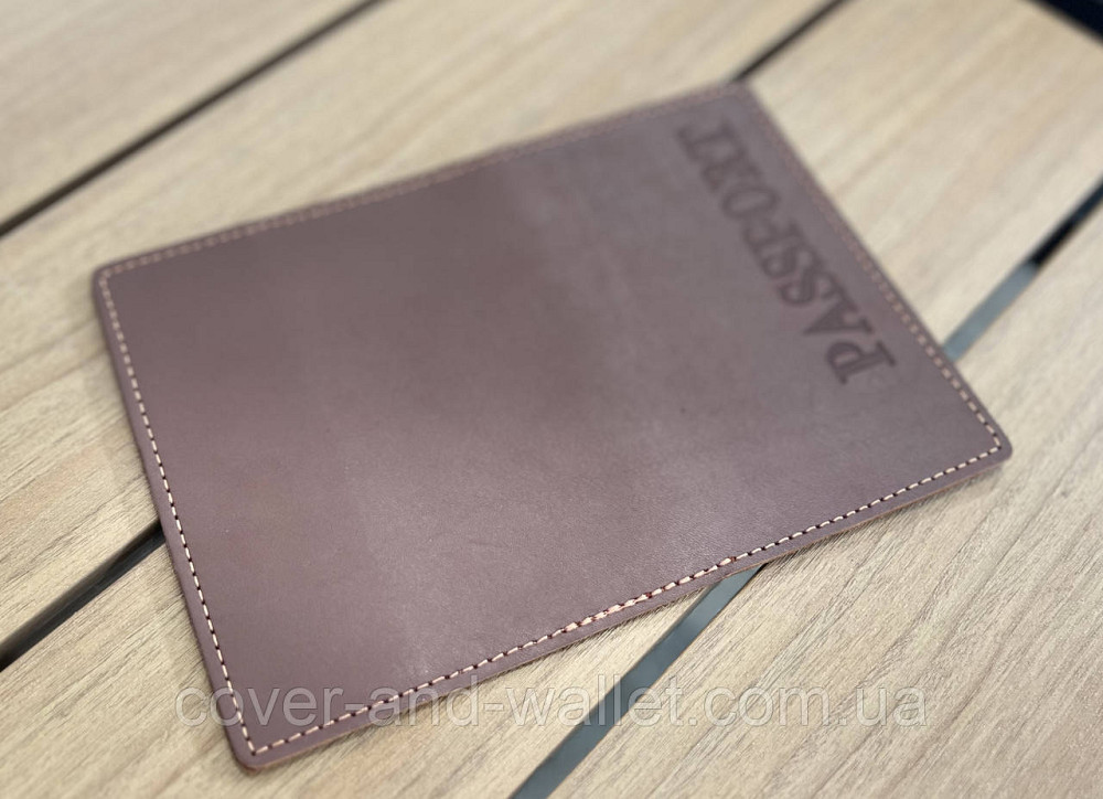 Обкладинка для паспорта з вінтажній шкіри коричневого кольору ST Leather Київ - фото 7