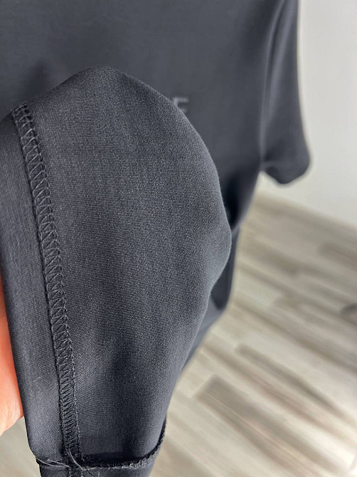 Футболка жіноча A-N 25197 вишивка літера F однотонна базова середня довжина one size, чорний, one size Київ - фото 11