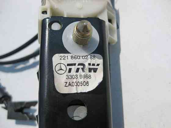 Mercedes-Benz  A2218600288 Механізм регулювання переднього правого ременя безпеки S-Class W221 Одеса