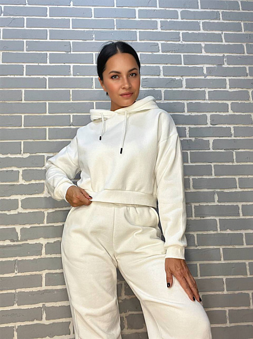 Костюм женский Quzen 478-480 короткое худи с капюшоном и брюки джоггеры на резинке флис белый, белый, S Киев - изображение 2