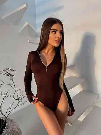 Жіночий стильний стильний боді на блискавці з розрізом під пальчик Мікродайвінг Шоколад Одеса