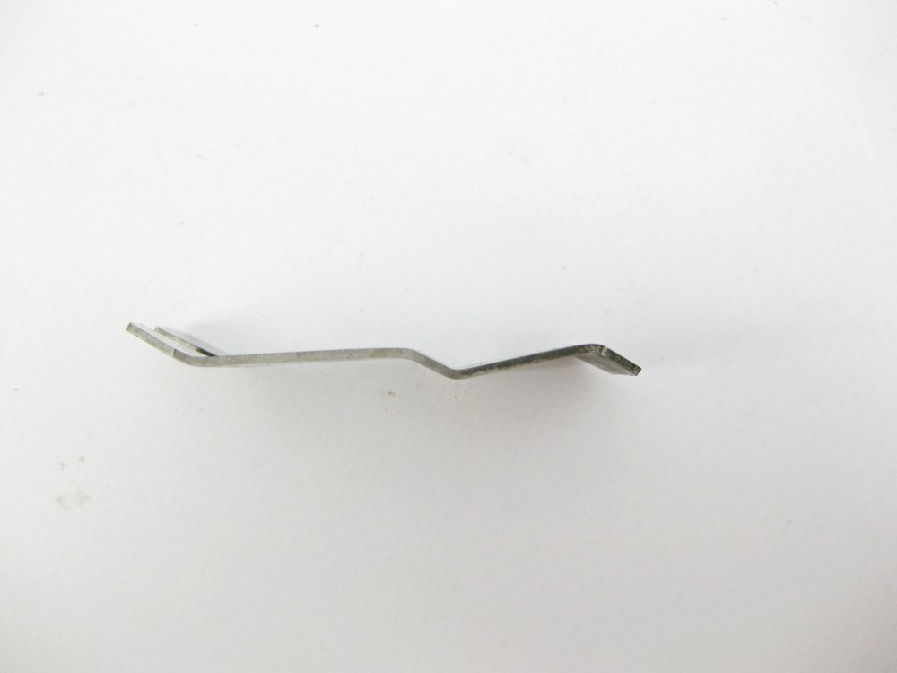 Mercedes-Benz  A1409930415 Пружинна пластина - тримач захисту роз'єму АКП W202 W203 W204 S-Class W220 E-Class W210 W211 W212 C207 CLS 219 Vito Sp Одеса - фото 5