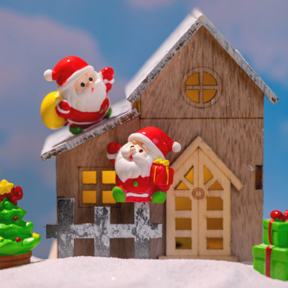 Новорічна мініатюрна фігурка Санта з подарунком 2.7 х 2.8 см Серія "Світ Зимової Казки" Одеса - фото 3