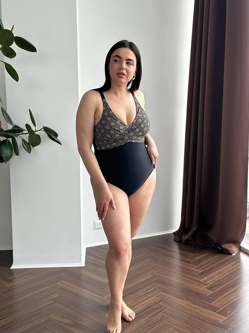 Женский купальник слитный большого размера с принтом plus size с поролоновыми чашками на бретельках бифлекс черный 2XL Одесса - изображение 8