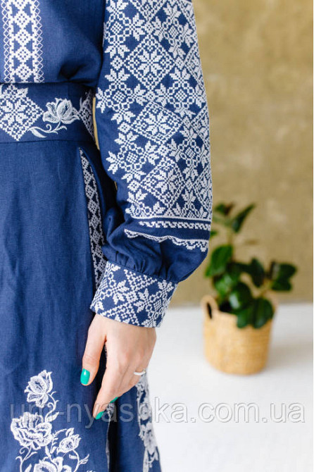 Вишитий костюм жіночий на льоні Неповторний р. S Кривий Ріг - фото 3