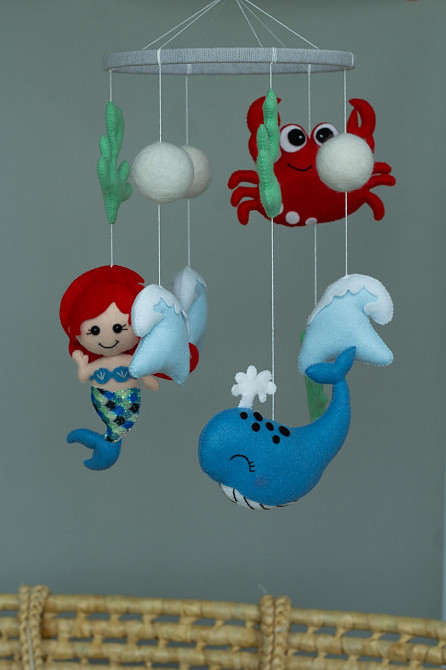 Дитячий мобіль на ліжечко для немовлят ручної роботи WooolyWool «Русалонька» Київ - фото 3