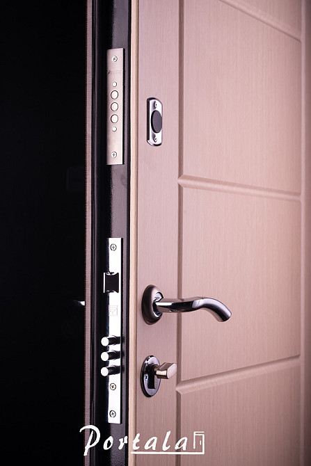 Двери квартирные, серия Элегант, модель Токио, гнутый профиль, 2 контура уплотнения, 2 замка Киев - изображение 4