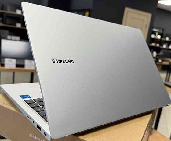 Ноутбук: Samsung Galaxy Book 3, i3-1315U 6 ядер, 8Gb. 256Gb. NVME FHD IPS. Київ
