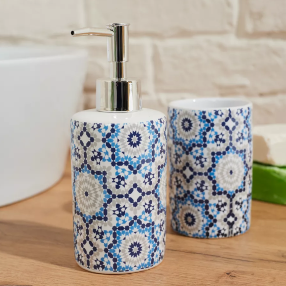 Шторка для ванной и душа набор аксессуаров и ванных принадлежностей: шторка,стакан для щеток,дозатор для мыла Каменец-Подольский