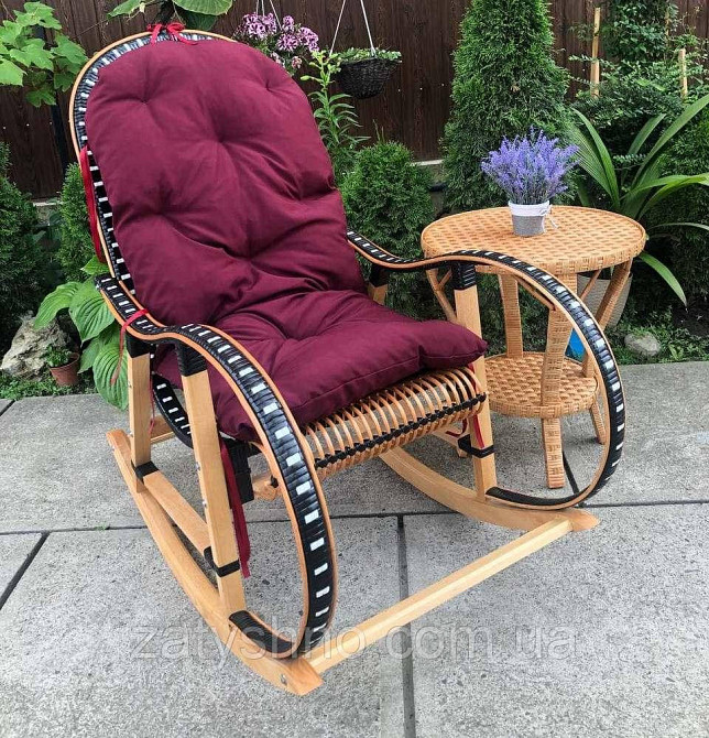 Кресло качалка с накидкой и плетеным столом Киев - изображение 4