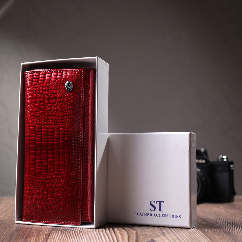 Лакированный женский кошелек с фактурой под рептилию из натуральной кожи ST Leather 22717 Красный Киев - изображение 1