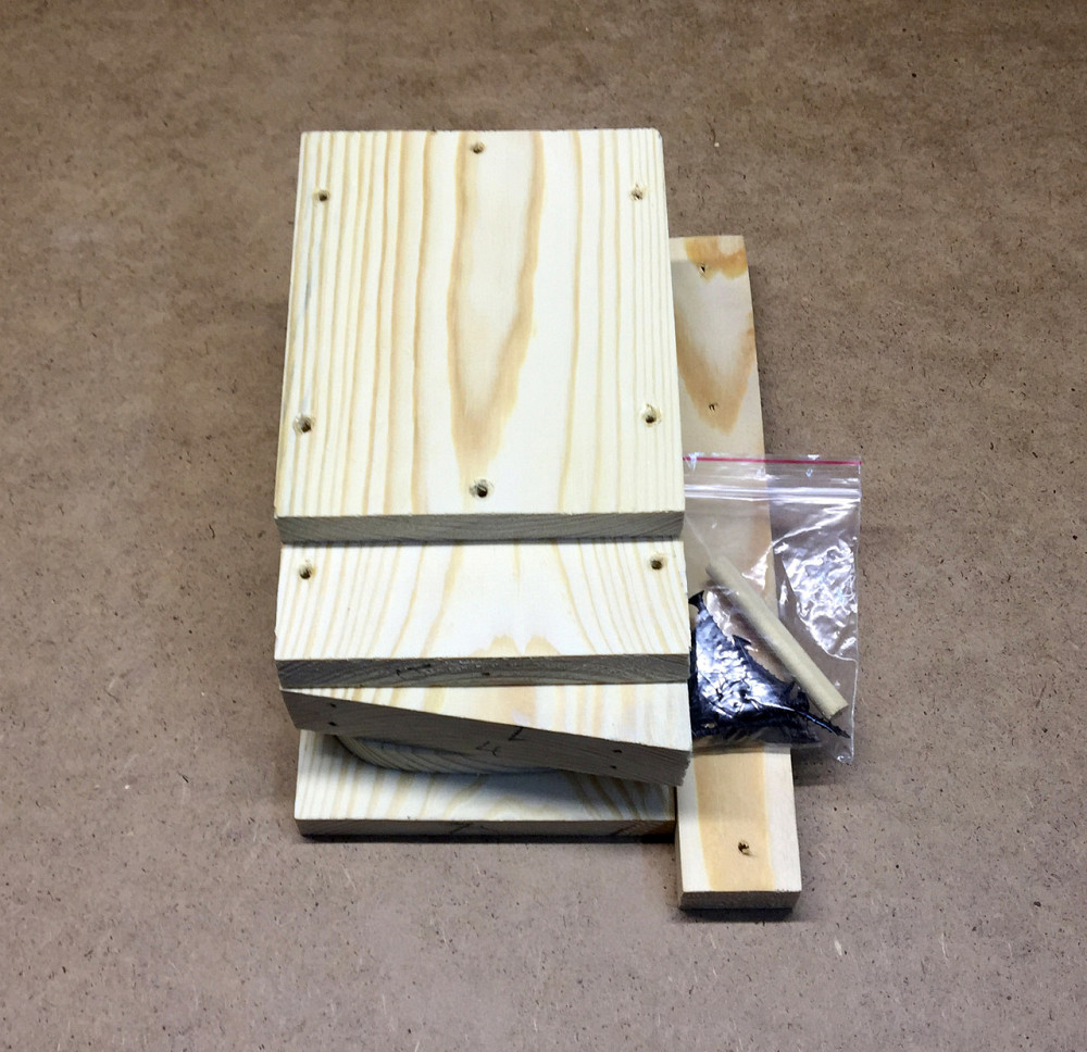 Разобранный скворечник 