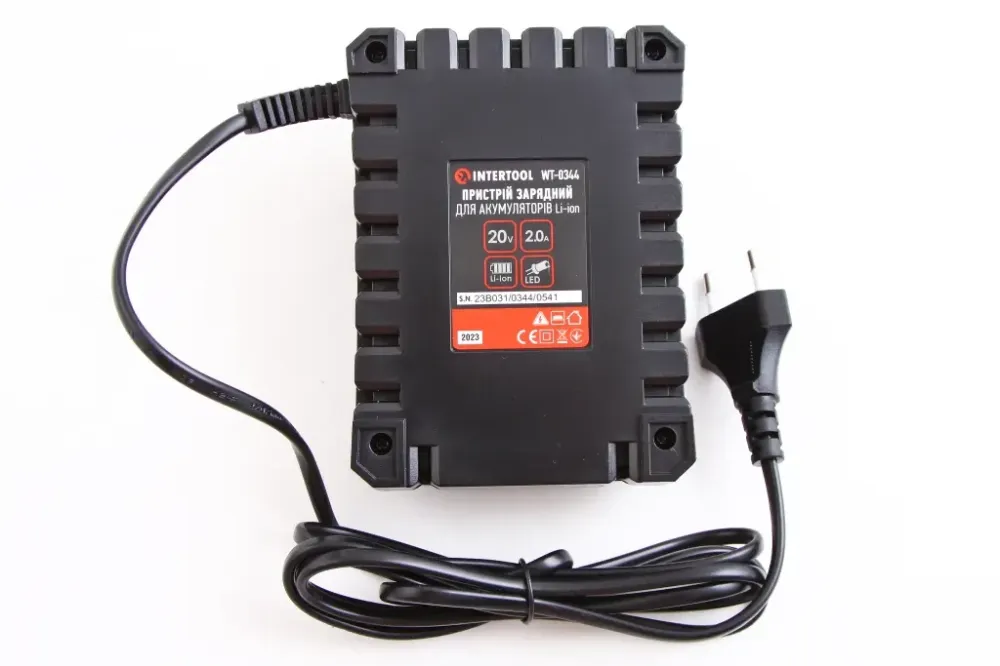 Зарядно-воо для АКБ електроінструменту Li-ion 20 В, струм заряду 2.0 А Intertool Вінниця - фото 3