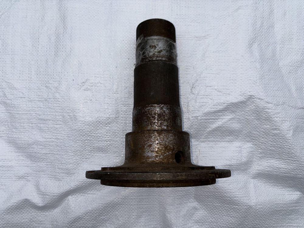 Цапфа передня ГАЗ-66 у зборі з блоком сальників і шайбою наполегливою. 66-02-2304080. Харків - фото 1