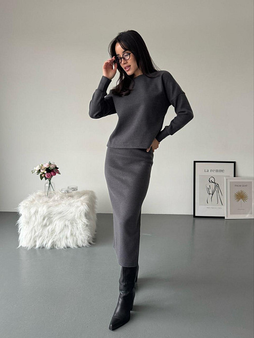 Жіночий стильний теплий костюм-двійка з розрізом збоку Графіт, 46/48 Одеса - фото 3