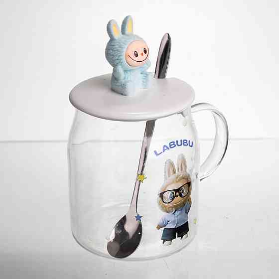 Yiwu Новорічна велика скляна чашка "Лабубу" з кришкою та ложкою 600 мл, Святкова кружка чашка д Коломия
