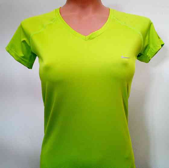 Жіноча спортивна футболка Nike р. L (46-48) Суми