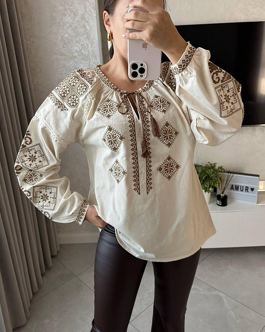 Жіноча сучасна вишиванка в пастельних кольорах бавовна 46 Одеса - фото 1