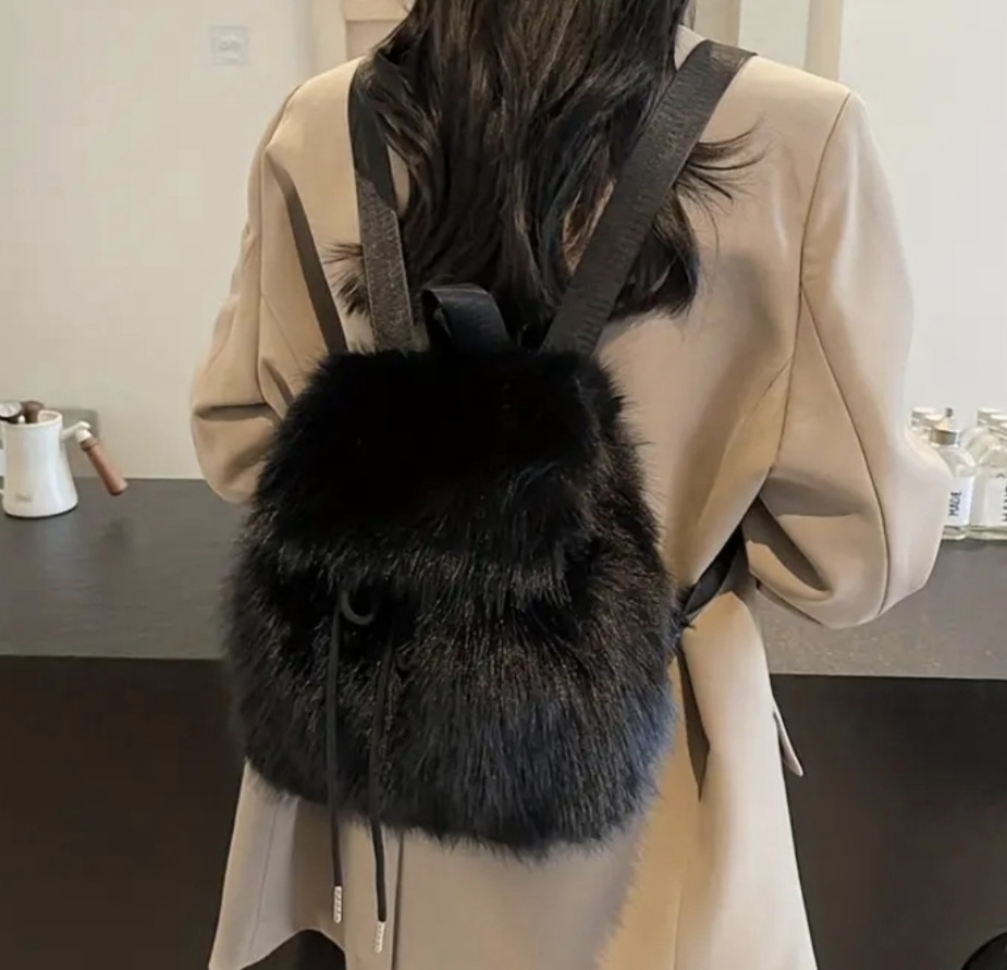 Рюкзак зі штучного хутра Чорний Сміла - фото 4