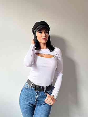 Трикотажна кофтинка з розрізом на грудях "Kiss" оптом I Норма і батал 42, Білий Київ