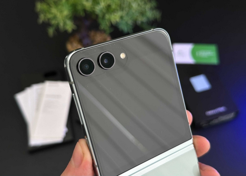 NEW Samsung Galaxy Z Plip5 8/512Gb Mint. Гарантия Trade in Киев - изображение 3