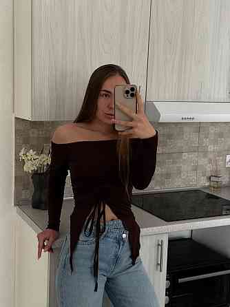 Жіночий базовий асиметричний лонгслів з відкритими плечами  мікромасло Одеса