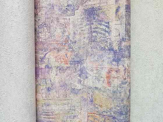 Шпалери вінілові на флізеліні Grandeco Anastasia метрові абстракція розмитий малюнок будинку авто цифри бузкові Київ