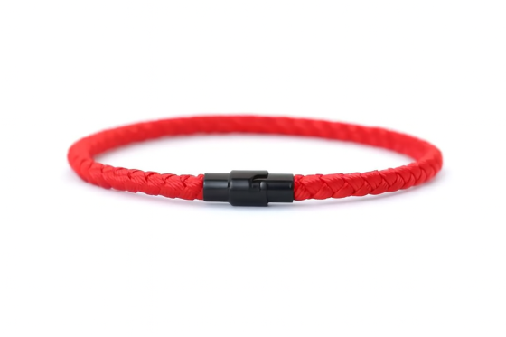Красный женский браслет из шнура – талисман удачи и любви Киев