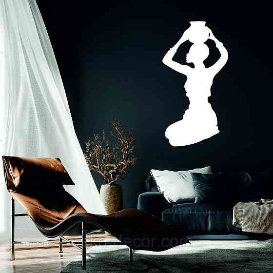 Декоративне настінне Панно «Дівчина з глечиком», Декор на стіну Київ