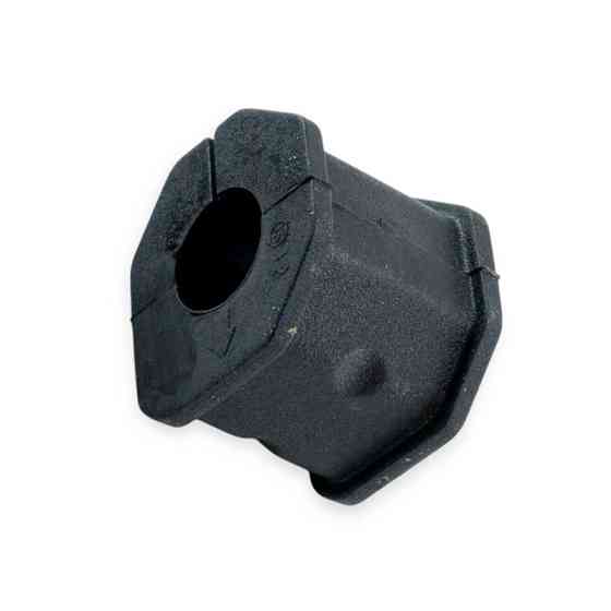 Втулка передняя Митсубиси L200 05- нижняя стабилизатора Мукачево