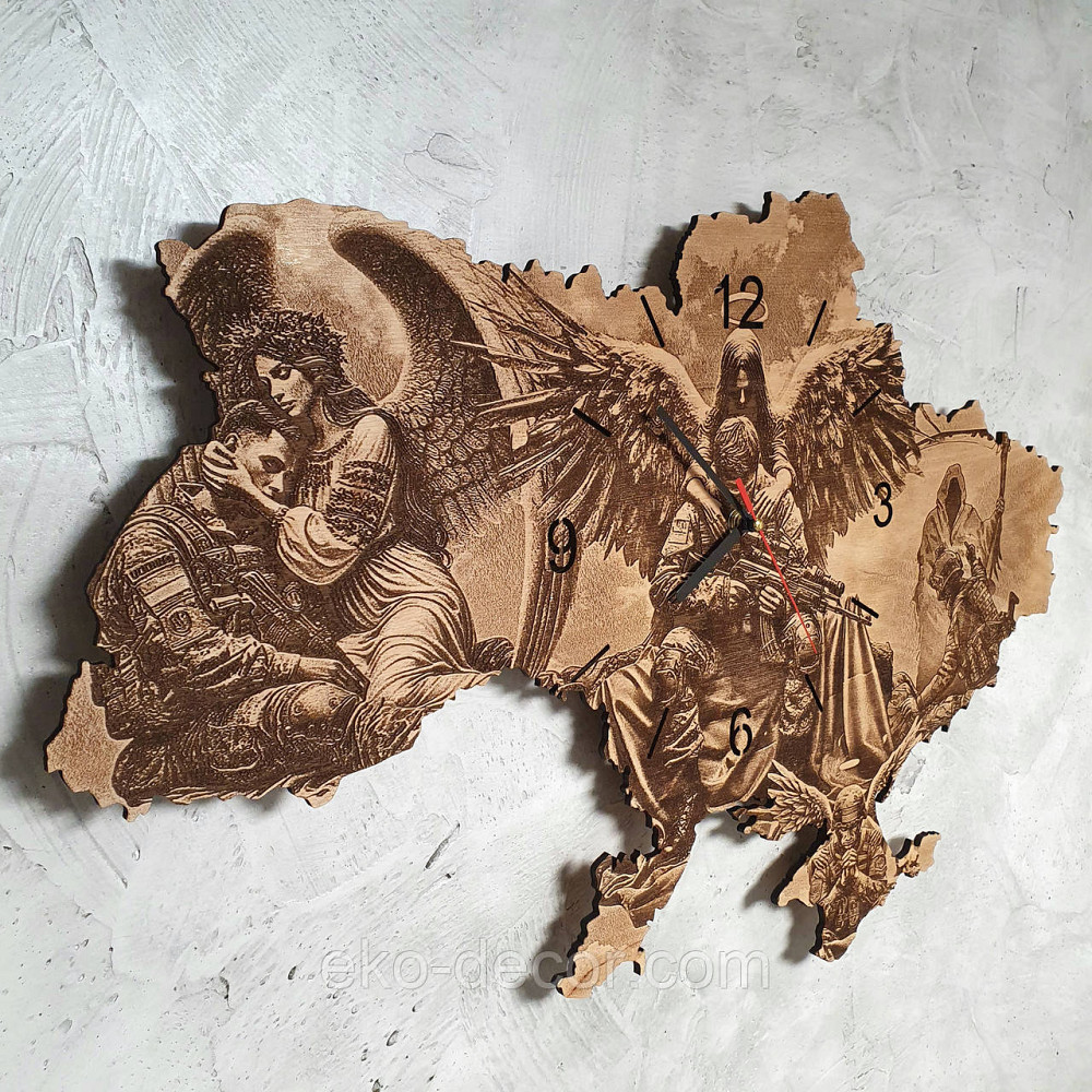 Деревянные настенные часы  