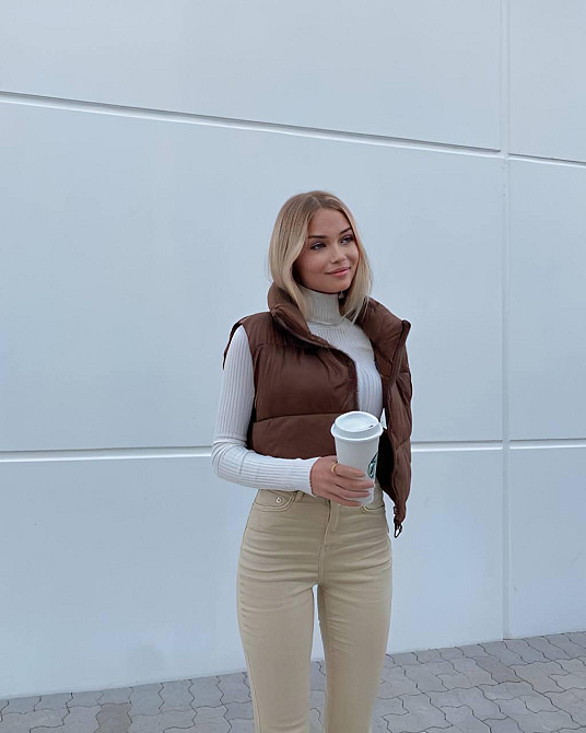 Жіноча трендова жилетка плащівка Канада + синтепон 200 Шоколад Одеса - фото 1