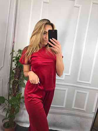 Піжама-комплект (футболка + шорти + штани) з плюшевого велюру вишневий M Харків