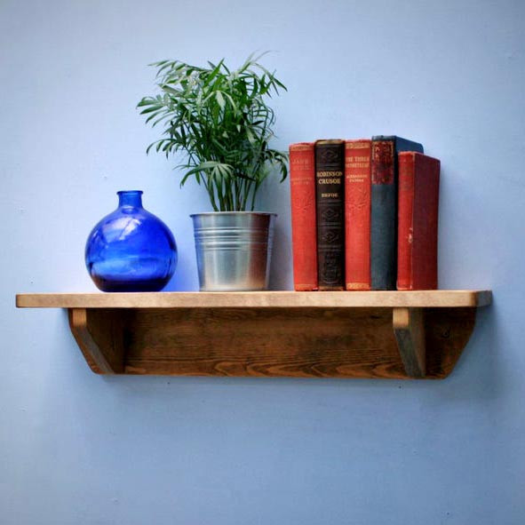 Настенная книжная полка 