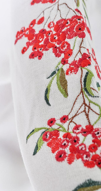 Свитер с красивой вышивкой (42-44) Киев - изображение 4