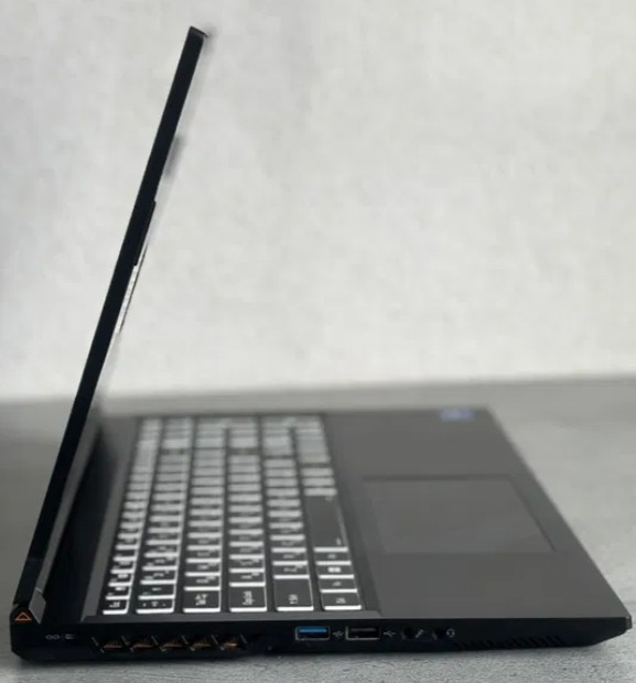 Ноутбук Игровой: Gigabyte G5 (2023) (15.6