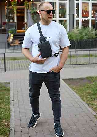 Брендова чоловіча нагрудна сумка рюкзак-слінг із натуральної шкіри молодіжна шкіряна чорна сумочка на плече Київ