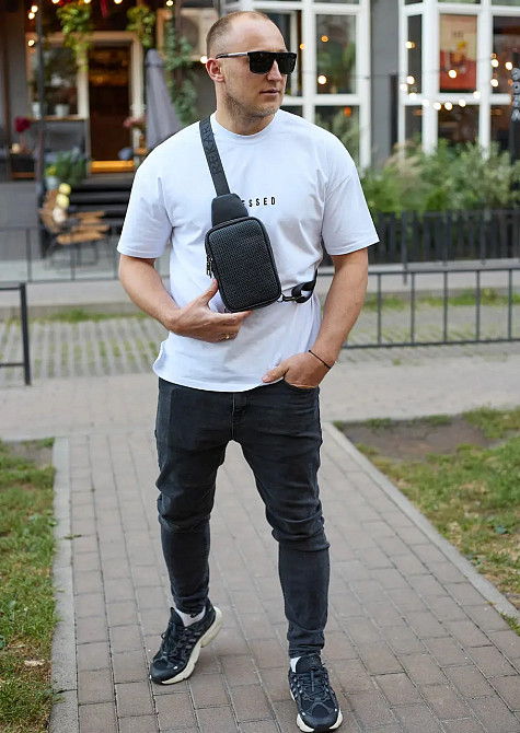 Брендова чоловіча нагрудна сумка рюкзак-слінг із натуральної шкіри молодіжна шкіряна чорна сумочка на плече Київ - фото 6