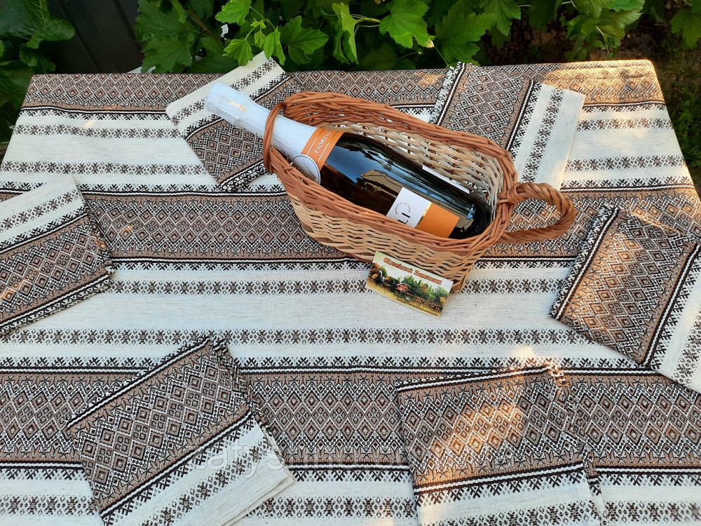 Вишита скатертина на кухонному столі в кавовому кольорі Київ - фото 7