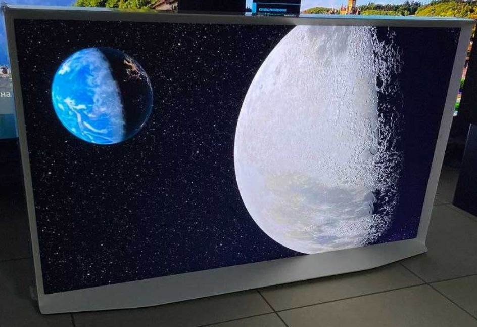 Телевизор: 65