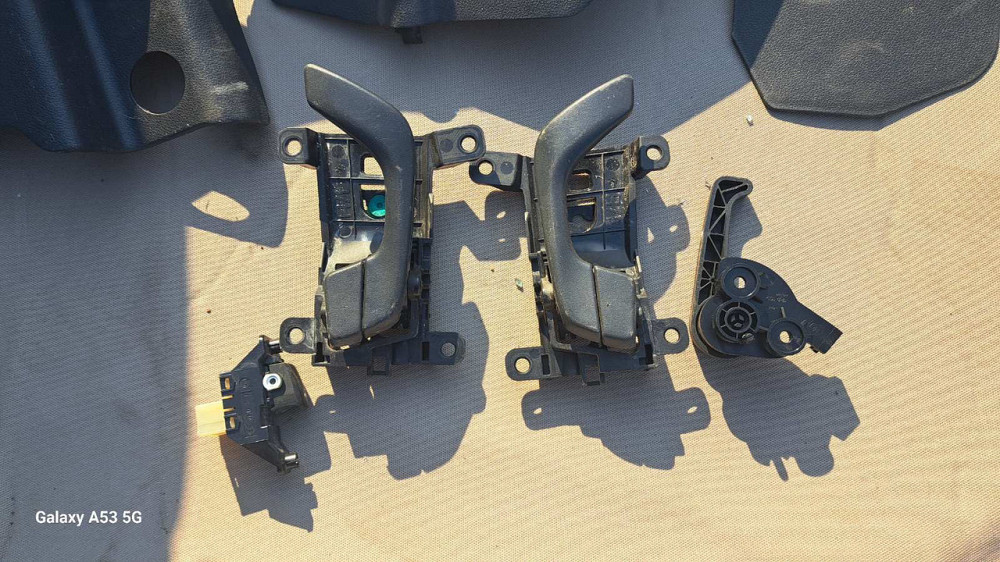 Ручка задньої лівої двері на Hyundai Elantra 2011-2015. Київ - фото 1
