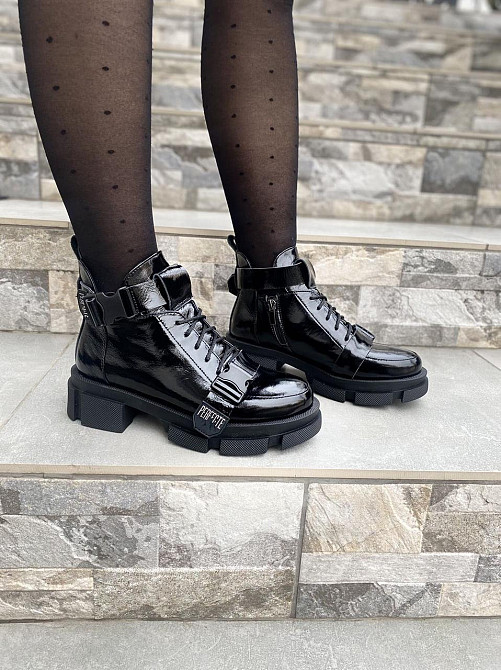 SOTHBY'S Черевики жіночі Sothby 's M-1742 чорні (весна-осінь, шкіра лакована) (4331) 36-40 40 Коломыя - изображение 1